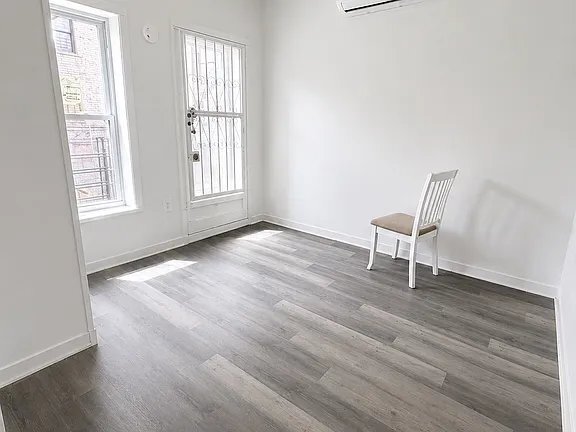 Foto del edificio - 915 Bryant Ave