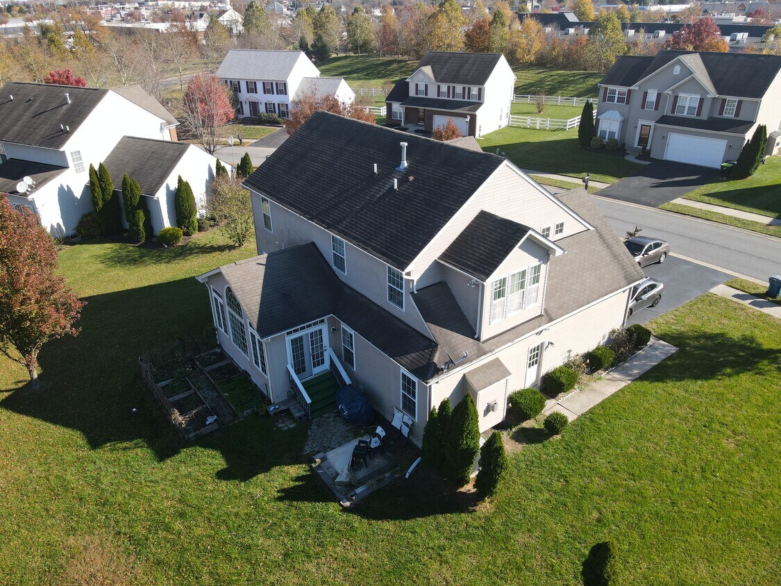 Foto principal - 8 Butterfly Ln