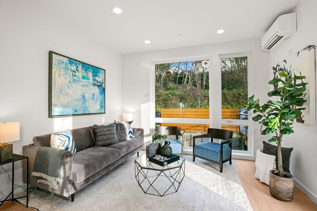 Building Photo - 2Bd/2Ba Seattle Townhouse