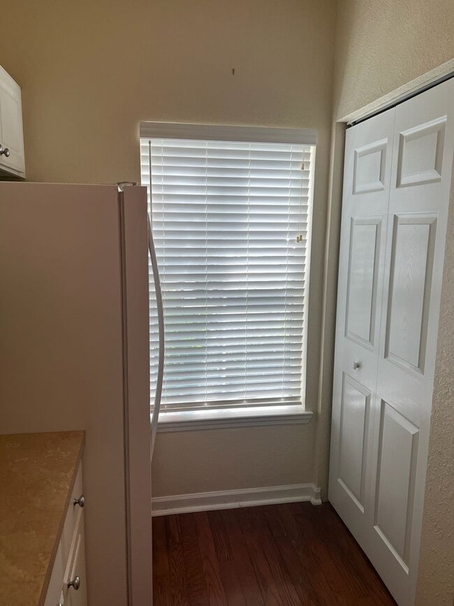Building Photo - 2 bedroom 2 1/2 bath in NW Magnolia Place
