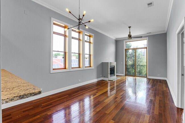 Foto del edificio - 4755 N Washtenaw Ave