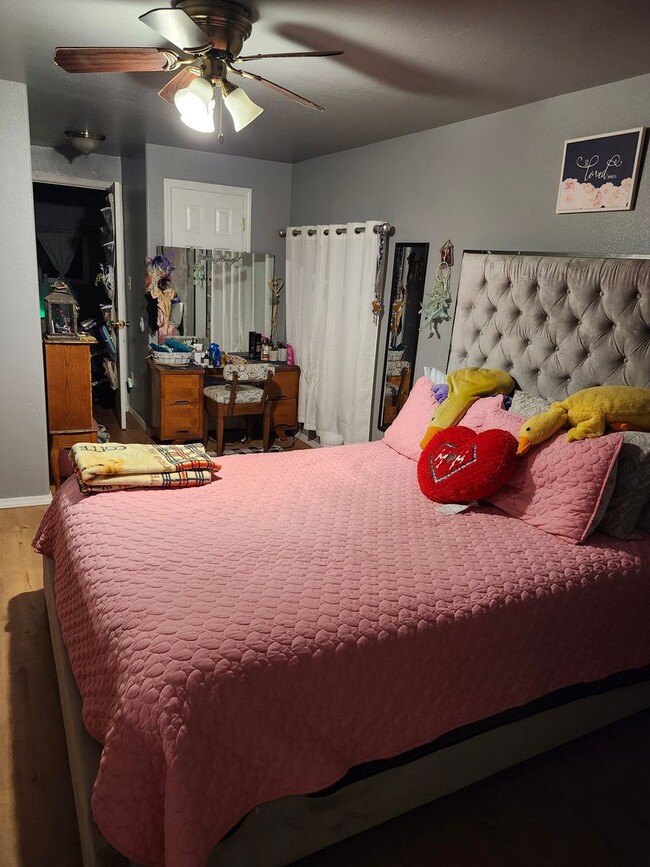 Building Photo - 27 S Elm St