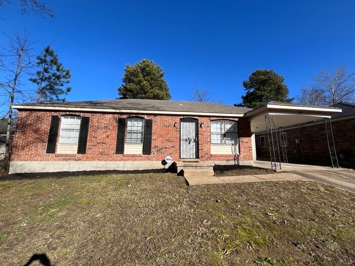 Primary Photo - 3140 Maple Hill Dr