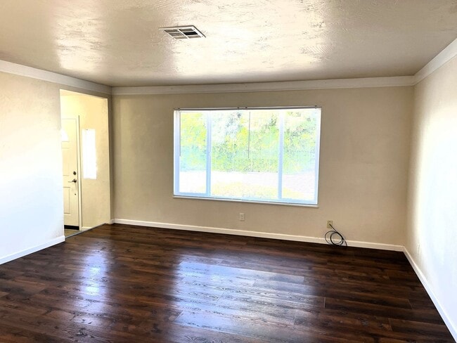 Building Photo - 2404-2406 7th [PRM: Henry] (2)