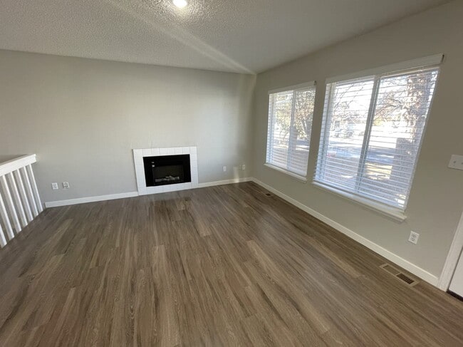 Building Photo - 3756 S Olathe Cir