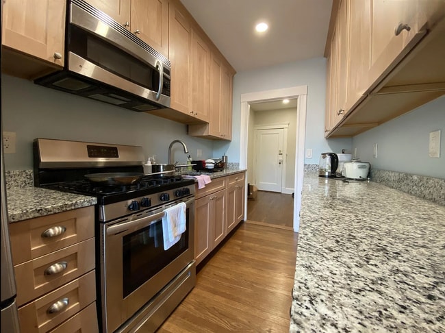 Building Photo - 1699 Cambridge St