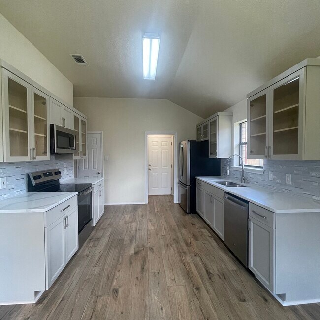 Foto del edificio - 2801 Bigleaf Dr