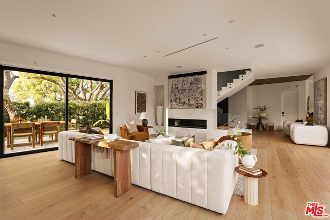 Foto del edificio - 5988 W 76th St