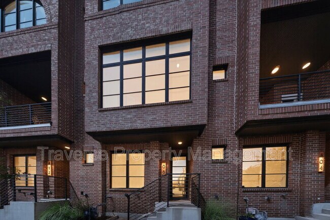 Foto del edificio - 408 Rayner Ave
