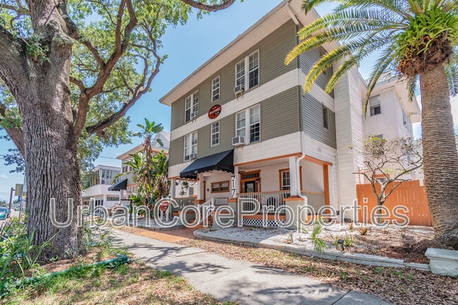 Building Photo - 417 4th St N