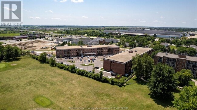 Building Photo - 3180 Meadowbrook Ln