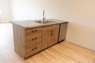Building Photo - The Acres on Arrowhead