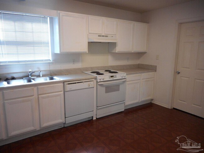 Building Photo - 2430 Redoubt Ave