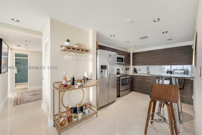 Foto del edificio - 1200 West Dr