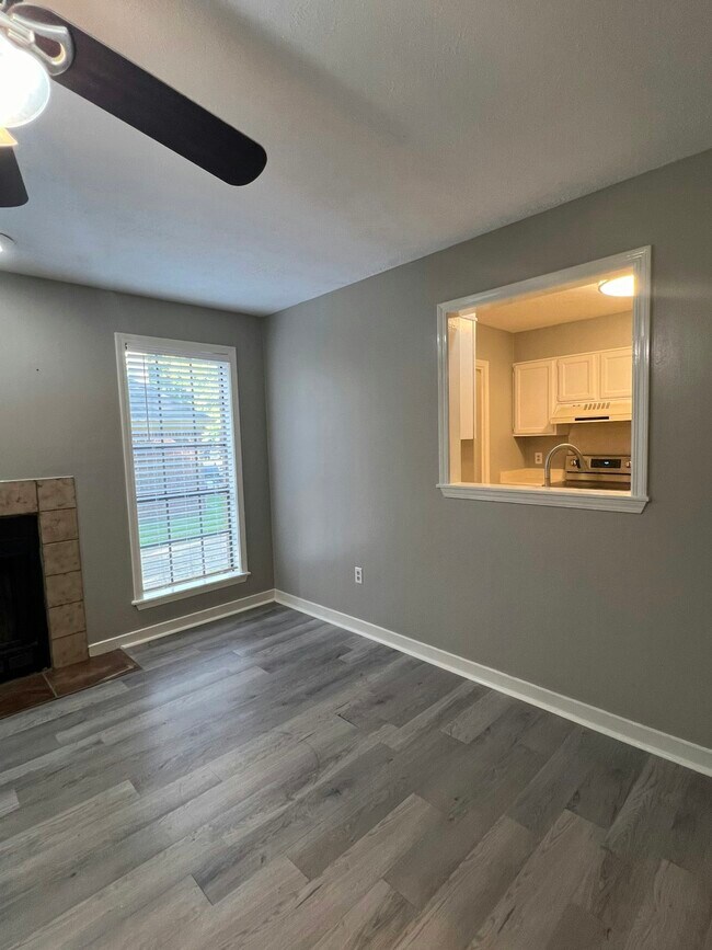 Building Photo - 117 Bent Creek Cir N