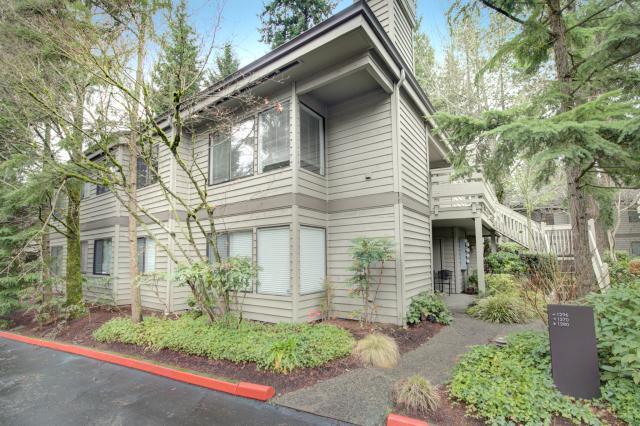Primary Photo - 1 bedroom in Bellevue WA 98004