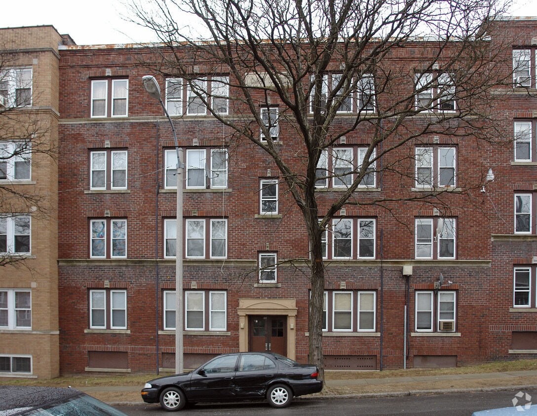 Primary Photo - 188 Oak St