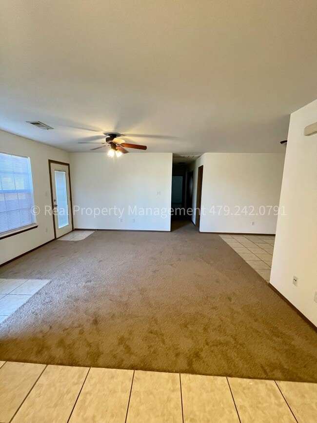 Building Photo - 1200 Fianna Pl Ct