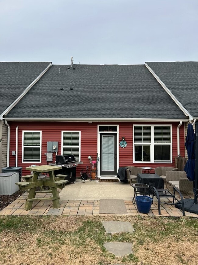 Foto del edificio - 3448 Foxglove Dr