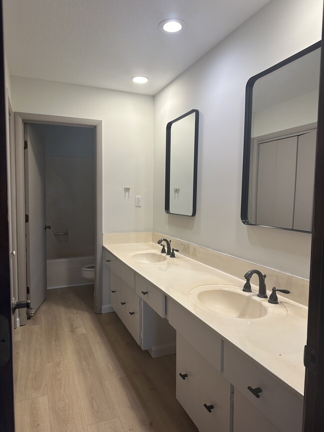 Building Photo - 517 Augusta National Way