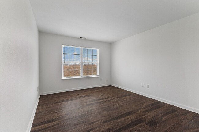 Foto del edificio - 1306 E Liberty Cir