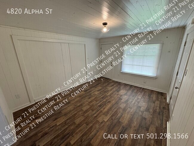 Building Photo - 4820 Alpha St