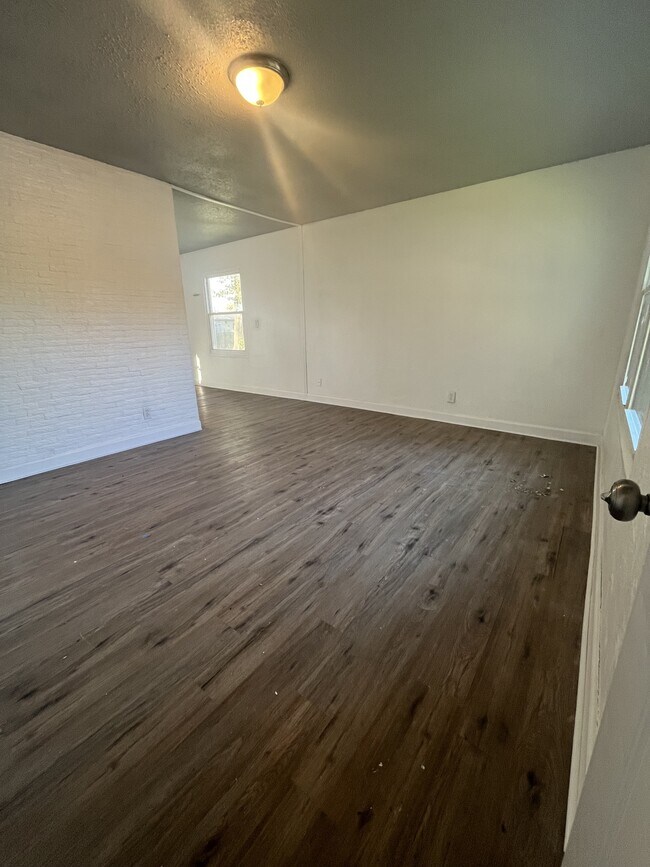 Foto del edificio - 715 St Barbara Ln