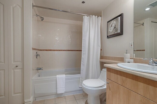 Building Photo - 2757 Rue Saint-Patrick