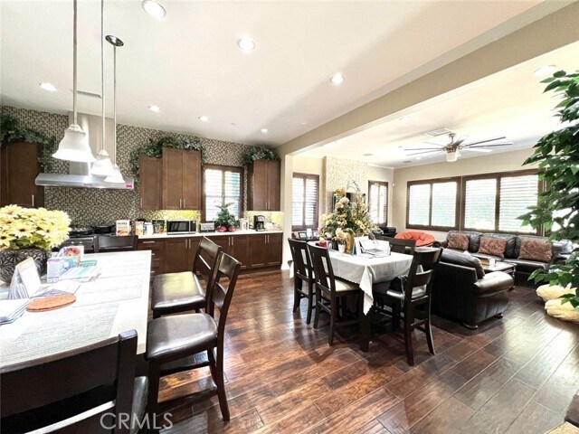 Foto del edificio - 540 N Bardsdale Pl