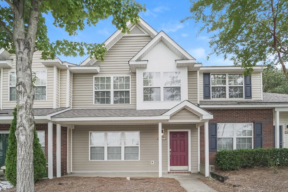 Primary Photo - 16927 Greenlawn Hills Ct