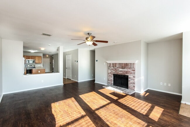 Building Photo - 2720 Murphy Dr
