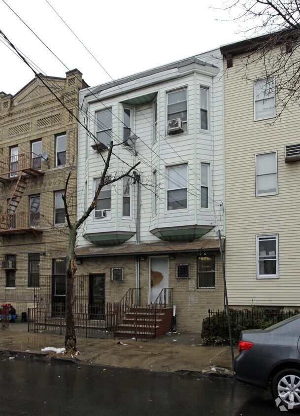 Foto del edificio - 40 Laidlaw Ave