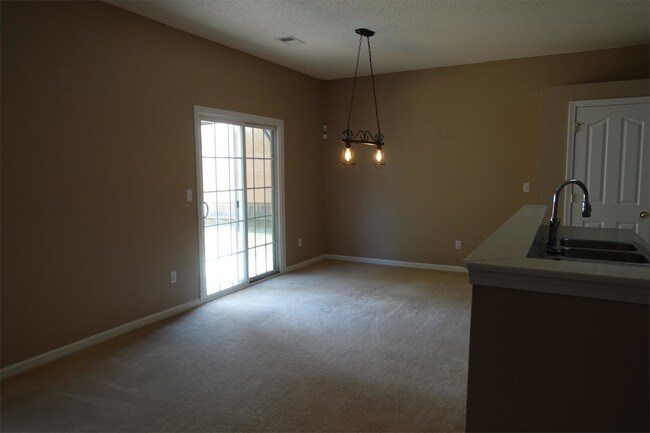 Building Photo - 318 Stillwater Ct