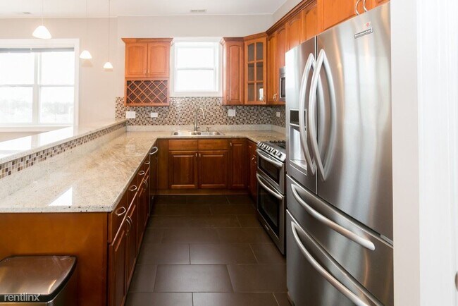 Building Photo - 2 br, 2 bath Condo - City Flats Chicago Fa...