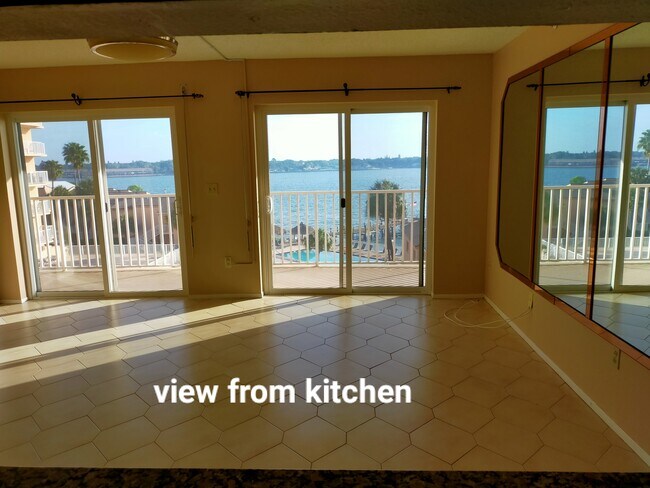 Riverview Park es un gran parque vecinal con una variedad de espacios para deportes y picnic. - 7432 Sunshine Skyway Ln S