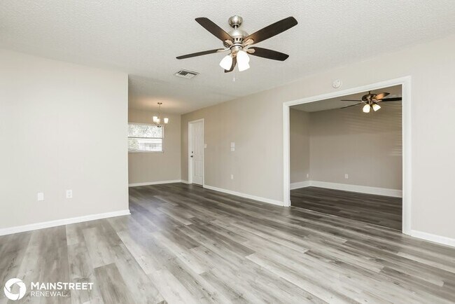 Foto del edificio - 13751 Adams St