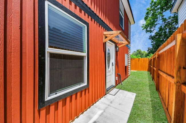 Foto del edificio - 2322 Wavell St