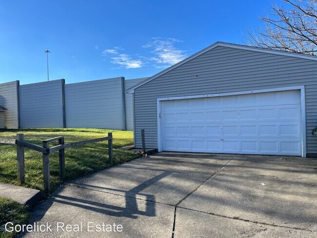 Building Photo - 3 br, 1 bath House - 1506 Parker Drive