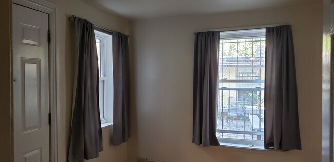 bedroom - 4109 Pine St