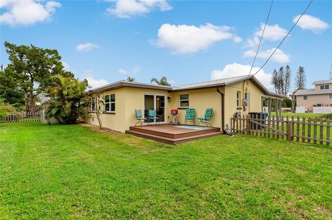 Foto del edificio - 1675 Blakemore Ln