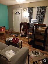 Building Photo - 201 Booth Dr