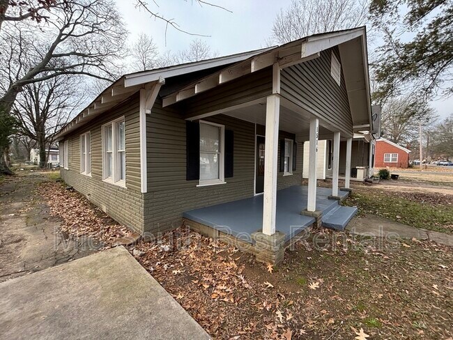 Foto del edificio - 1516 W Long 17th St