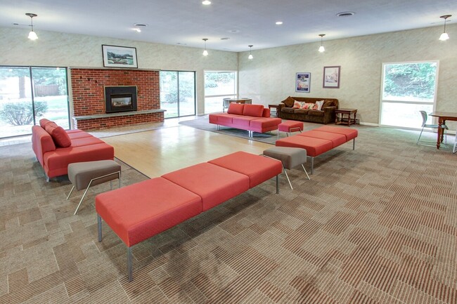 Building Photo - Williamsburg Village