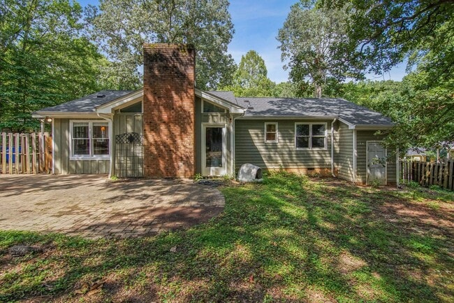 Building Photo - 7445 Deer Track Dr