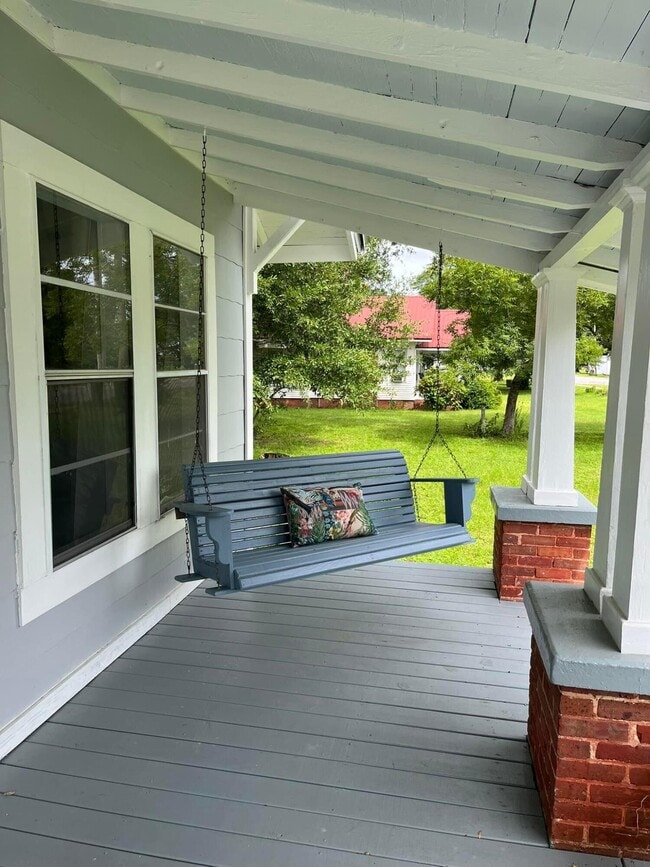 Foto del edificio - 145 Live Oak Ave W