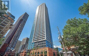 Building Photo - 609 Sherbourne St