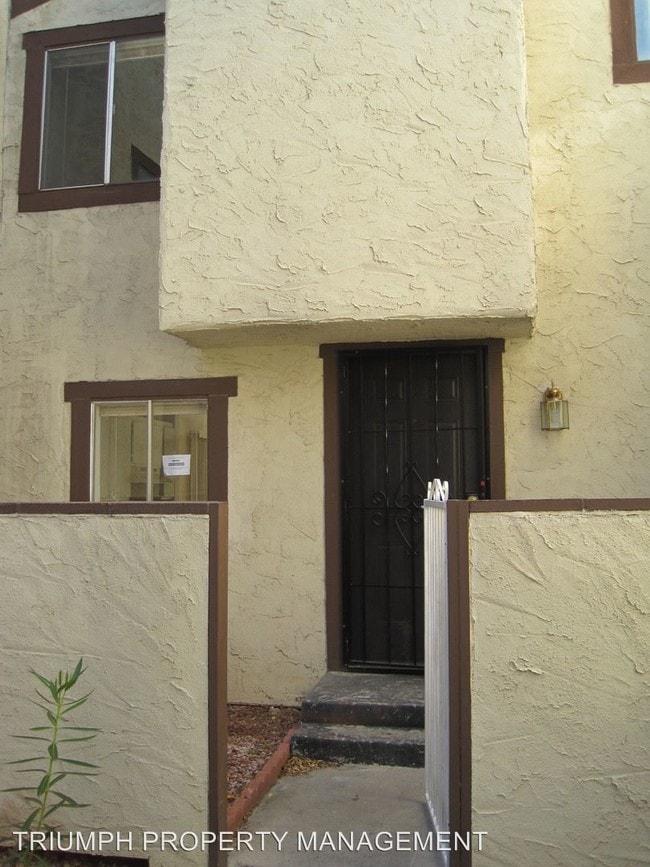 Building Photo - 5039 Spencer St