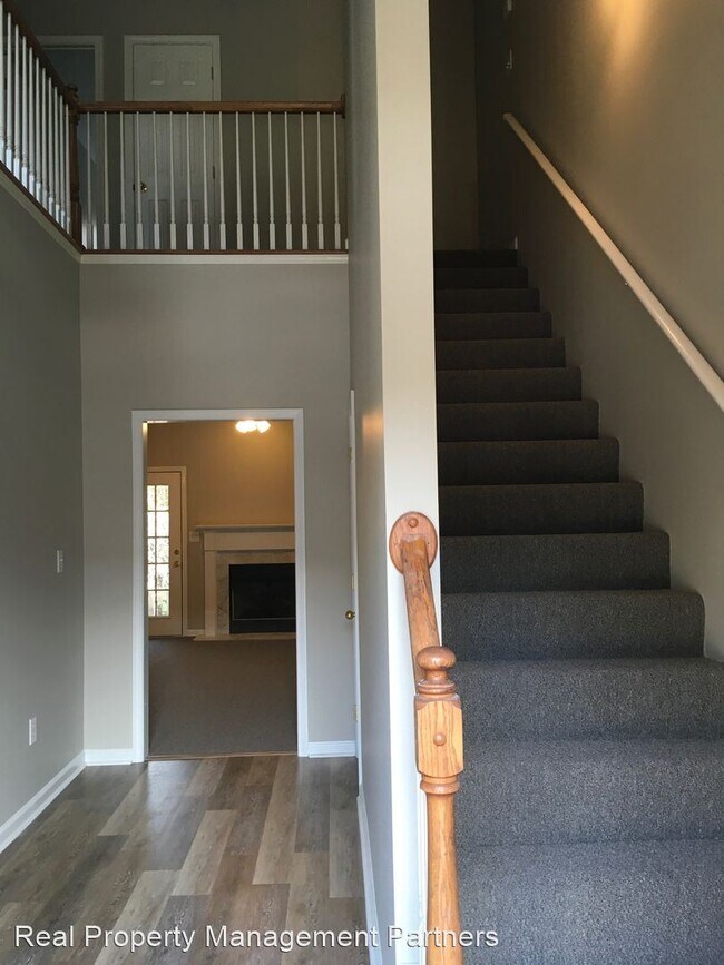 Building Photo - 4 br, 2.5 bath House - 129 Canyon Trail