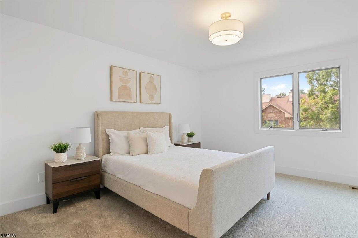 Foto principal - 60 Mews Ln