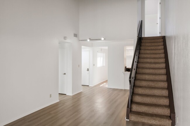 Foto del edificio - Gated Anaheim 3 Bedroom Home | Attached 2-Car Garage | Central A/C